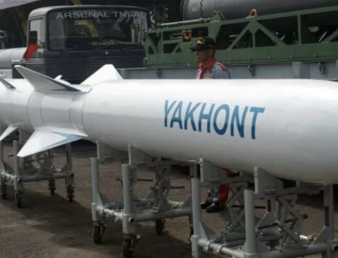 P-800 Oniks - Ο πύραυλος κατά πλοίων που μπορεί να διαπεράσει κάθε αεράμυνα [βίντεο]
